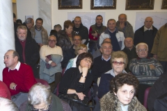 foto "cavazione parti" divisione novennale 2011 - 2020 Partecipanza Agraria di S.Agata Bolognese nella sala delle colonne appena ristrutturata fotografie di Umberto Guizzardi