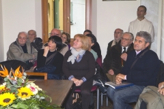 foto "cavazione parti" divisione novennale 2011 - 2020 Partecipanza Agraria di S.Agata Bolognese nella sala delle colonne appena ristrutturata fotografie di Umberto Guizzardi