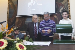 foto "cavazione parti" divisione novennale 2011 - 2020 Partecipanza Agraria di S.Agata Bolognese nella sala delle colonne appena ristrutturata fotografie di Umberto Guizzardi