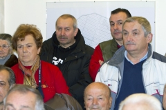 foto "cavazione parti" divisione novennale 2011 - 2020 Partecipanza Agraria di S.Agata Bolognese nella sala delle colonne appena ristrutturata fotografie di Umberto Guizzardi